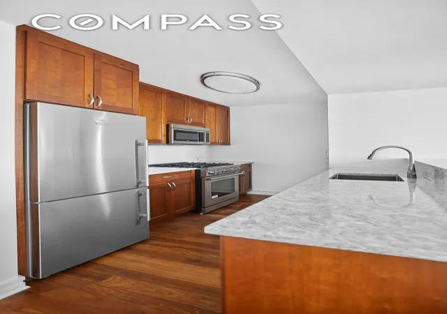 Photo 3 of Sale Pending at 200 W End Ave #5H, New York, NY 10023 | MLS# RLS11016866 | Listing updated on 2026-01-01