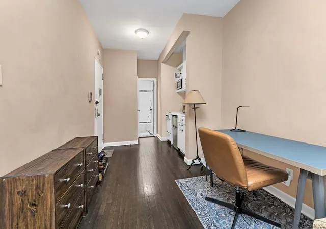 2nd image of 50 E End Ave, New York City, NY 10028