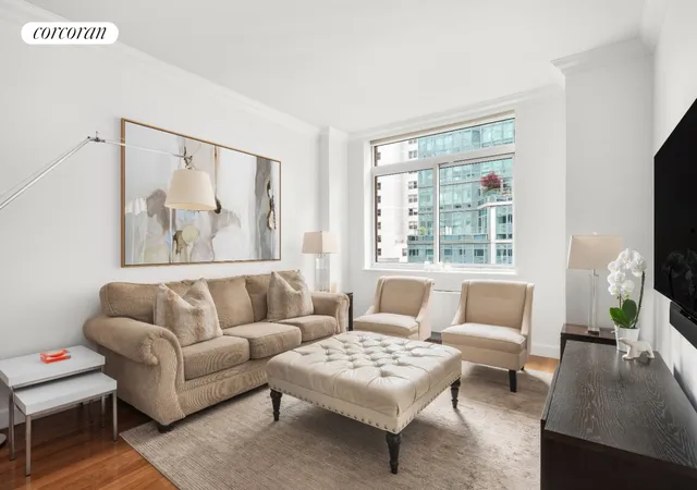 3rd image of 212 E 57Th St, New York City, NY 10022