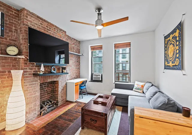 Photo 2 of Sale Pending at 336 E 77th St #11, New York, NY 10075 | MLS# RLS11000172 | Listing updated on 2025-06-04