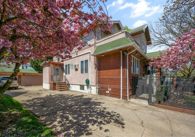 Photo 3 of Sale Pending at 1530 E 22nd St, Brooklyn, NY 11210 | MLS# RLS10966368 | Listing updated on 2025-11-27