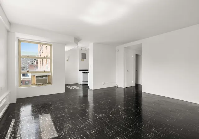 Photo 3 of Sale Pending at 549 W 123rd St #12-E, New York, NY 10027 | MLS# RLS10914924 | Listing updated on 2026-01-01