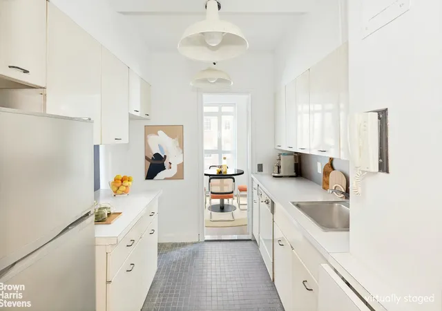 5th image of 2 Beekman Pl #10B, New York City, NY 10022 | MLS# RLS10928417