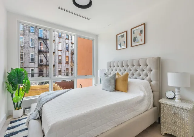 2nd image of 184 Huron St, Brooklyn, NY 11222