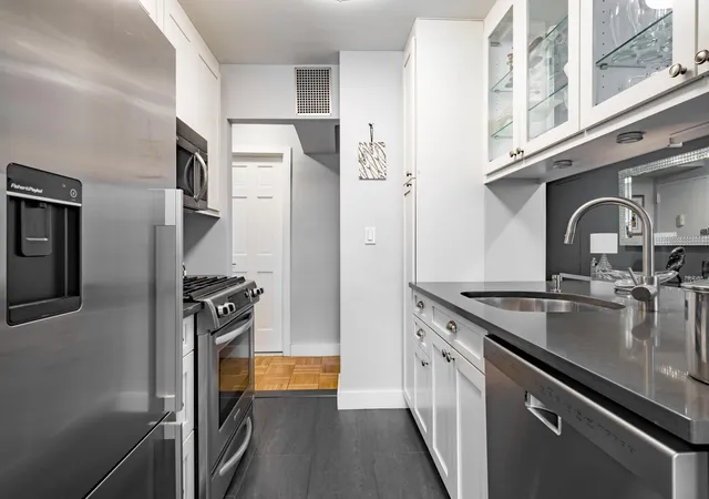 Photo 4 of Sale Pending at 345 E 52Nd St #11-A, New York City, NY 10022 | MLS# RLS10930759 | Listing updated on 2026-07-30