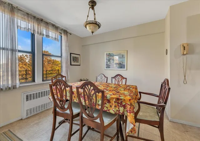 4th image of 1874 Pelham Pkwy S #4-R, New York City, NY 10461 | MLS# RLS10932666