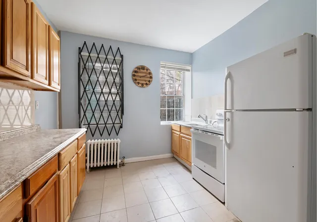 Listing Photo 5 - Condo for sale in building located at 1137 Tiffany St, New York City, NY 10459 - Unit #COMM
