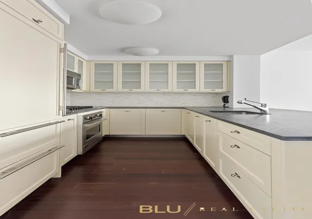Photo 3 of Sale Pending at 80 Riverside Blvd #15-K, New York City, NY 10069 | MLS# RLS10965920 | Listing updated on 2026-07-30