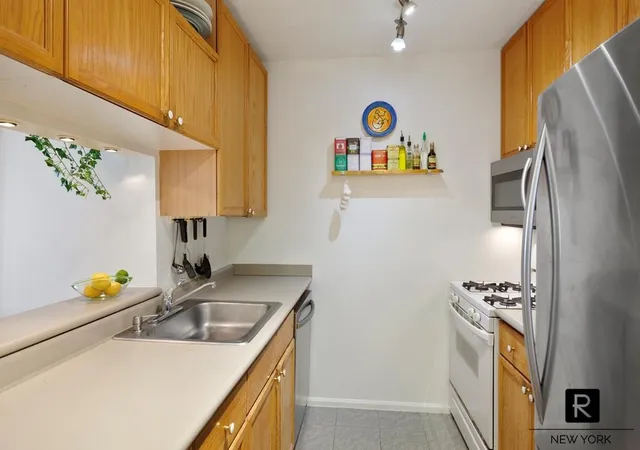 Photo 4 of Sale Pending at 4-74 48Th Ave #8-F, Long Island City, NY 11109 | MLS# RLS10965833 | Listing updated on 2026-07-30
