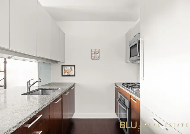 Photo 2 of Sale Pending at 100 Riverside Blvd #7-J, New York, NY 10069 | MLS# RLS10975659 | Listing updated on 2026-05-15