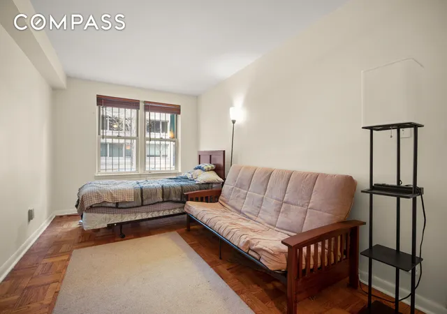 3rd image of 431 E 82Nd St, New York City, NY 10028
