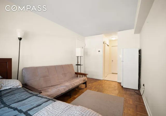 4th image of 431 E 82Nd St, New York City, NY 10028