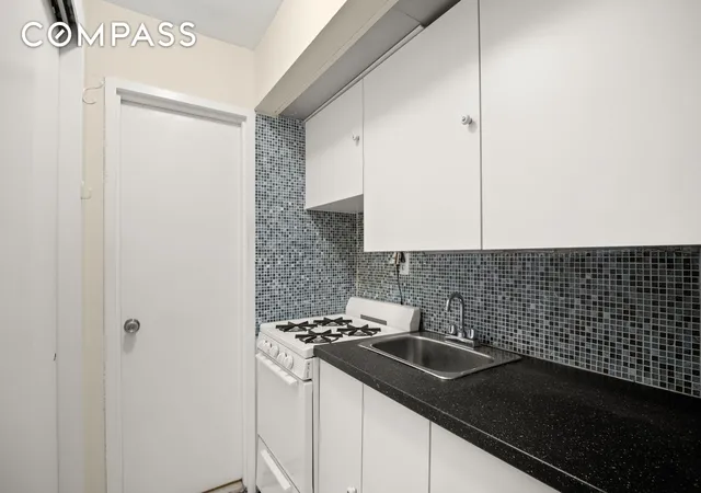 5th image of 431 E 82Nd St, New York City, NY 10028