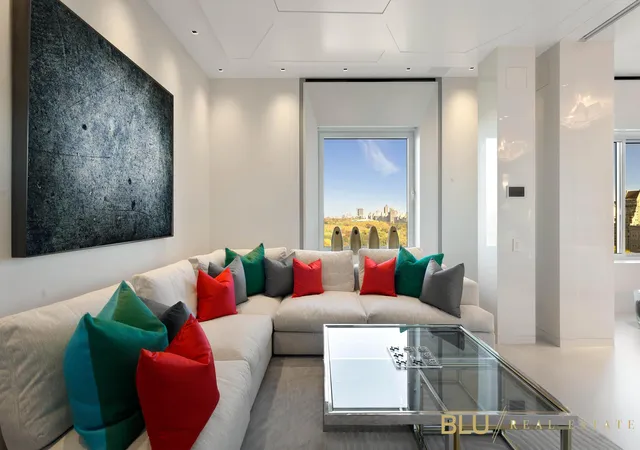 Photo 4 of House for sale at 106 Central Park S #21-AE, New York, NY 10019 | MLS# RLS10968728 | Listing updated on 2026-01-16