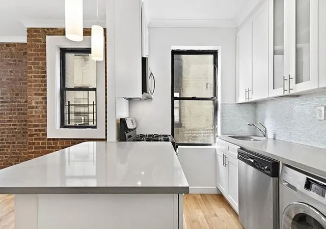 2nd image of 21-48 35Th St #4-C, New York City, NY 11105 | MLS# RLS10999700