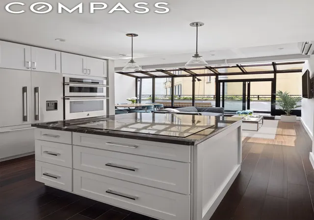 Photo 4 of Sale Pending at 206 1St Ave #1B / 2nd Floor, New York City, NY 10009 | MLS# RLS10996553 | Listing updated on 2026-07-30