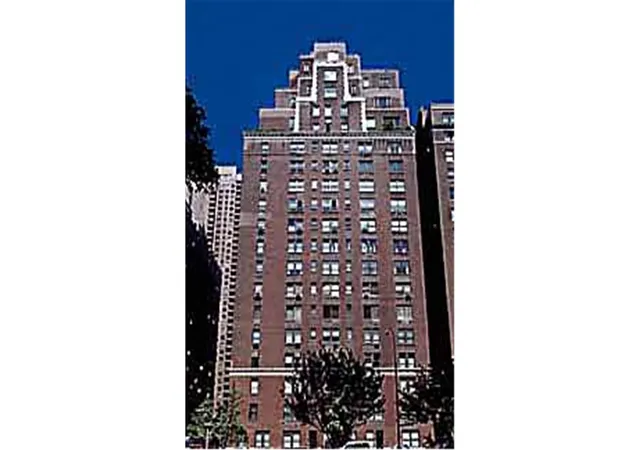 10th image of 1120 Park Ave #1C, New York City, NY 10128 | MLS# RLS10995339