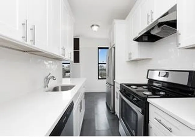 2nd image of 61-09 39Th Ave, New York City, NY 11377