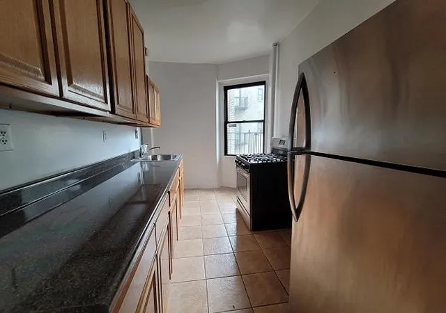 2nd image of 21 06 35th St #4-E, Astoria, NY 11105 | MLS# RLS10994537