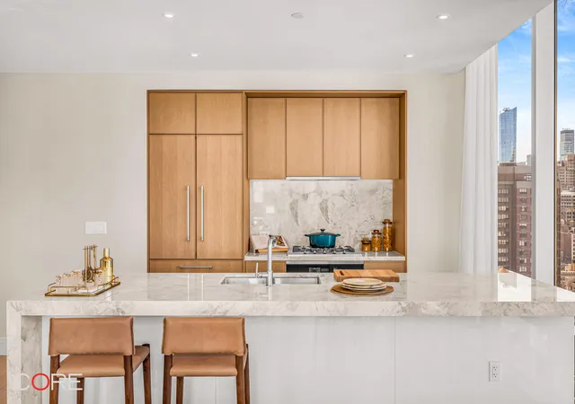 Photo 2 of Sale Pending at 501 3rd Avenue #22C, New York, NY 10016 | MLS# RLS11006121 | Listing updated on 2025-11-24