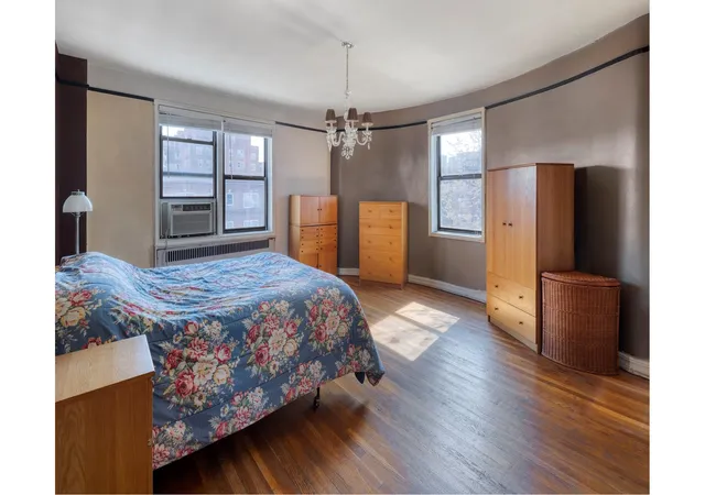 4th image of 69-10 Yellowstone Blvd #612, Forest Hills, NY 11375 | MLS# RLS10989985