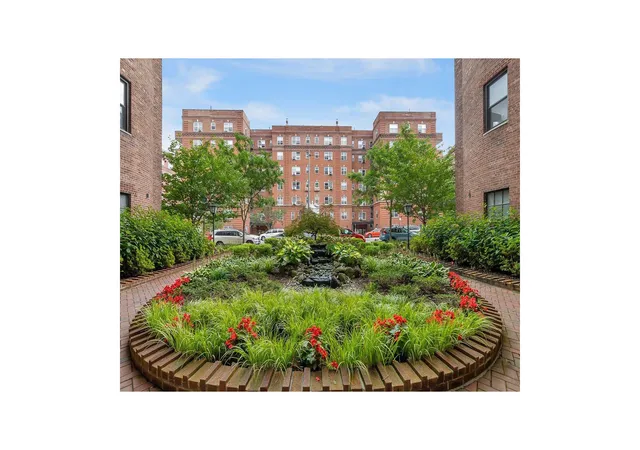 2nd image of 69-10 Yellowstone Blvd, Forest Hills, NY 11375