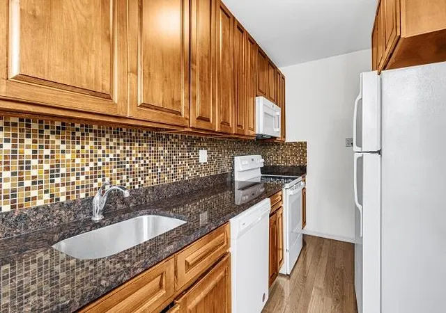 3rd image of 21-05 33Rd St #5-D, Astoria, NY 11105 | MLS# RLS11009852