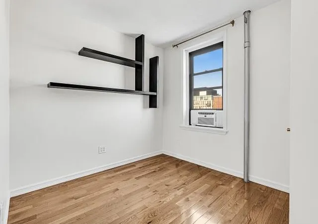 5th image of 21-05 33Rd St #5-D, Astoria, NY 11105 | MLS# RLS11009852