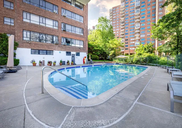 2nd image of 2727 Palisade Ave, Bronx, NY 10463