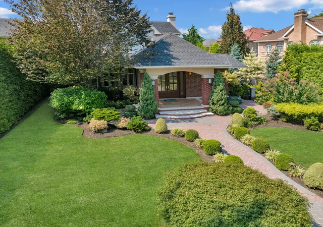 Photo 3 of Single family home for sale at 5 Boulevard, New York City, NY 11357 | MLS# RLS11001357 | Listing updated on 2026-08-27