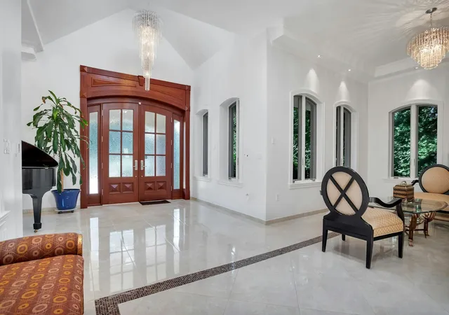 Photo 4 of Single family home for sale at 5 Boulevard, New York City, NY 11357 | MLS# RLS11001357 | Listing updated on 2026-08-27