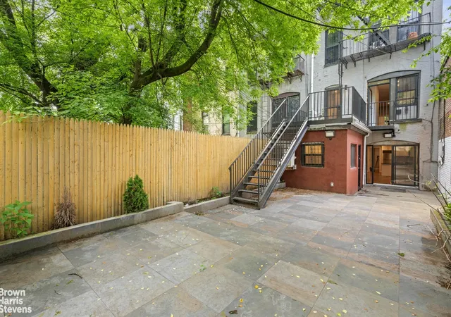 2nd image of 521 Decatur St, New York City, NY 11233