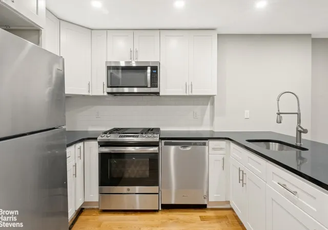 4th image of 521 Decatur St, New York City, NY 11233