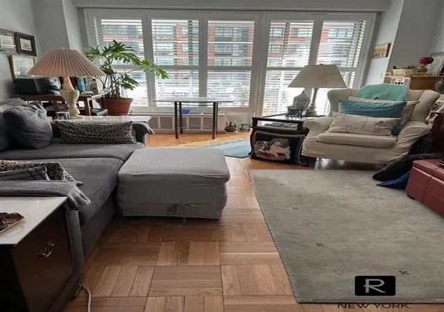 Photo 1 of Sale Pending at 300 E 40th St #11-N, New York, NY 10016 | MLS# RLS10971744 | Listing updated on 2026-01-01