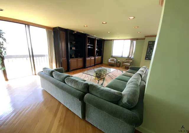 Photo 4 of Sale Pending at 270-10 Grand Central Pkwy #33-O, Floral Park, NY 11005 | MLS# RLS10970048 | Listing updated on 2025-12-15