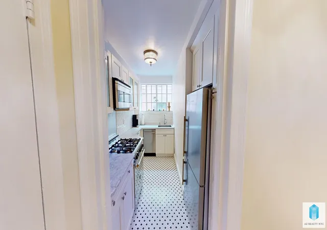 Photo 4 of Sale Pending at 325 E 41st Street #804, New York, NY 10017 | MLS# RLS11013948 | Listing updated on 2026-01-01
