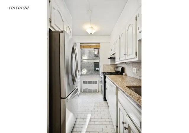 Homes for sale in New York City, NY | 12 Beekman Pl #8D, New York City, NY 10022 | MLS# RLS11014451