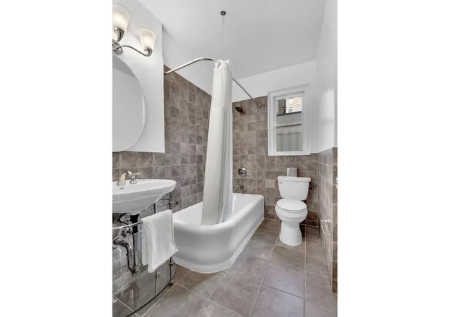 Listing Photo 5 - Condo for sale in building located at 424 E 57Th St, New York City, NY 10022 - Unit #PH6D