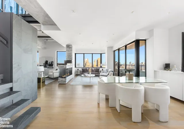 Listing Photo 4 - Condo for sale in building located at 22 W 66Th St, New York City, NY 10023 - Unit #PH2526