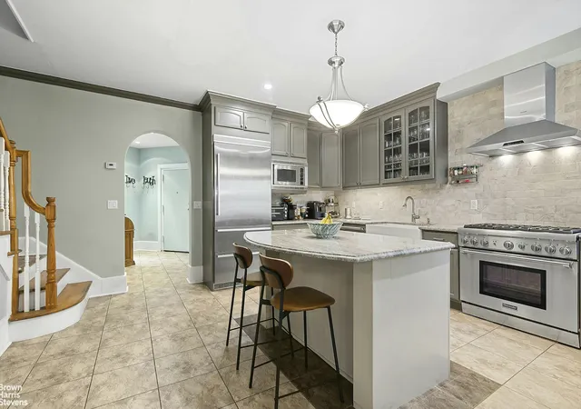Photo 3 of Single family home for sale at 863 Riverside Dr, New York, NY 10032 | MLS# RLS10983214 | Listing updated on 2025-12-21