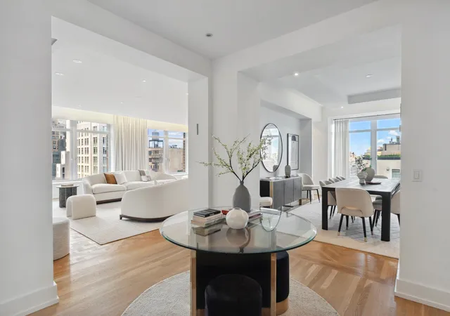 Photo 4 of Sale Pending at 515 Park Ave #19FL, New York City, NY 10022 | MLS# RLS11000287 | Listing updated on 2026-07-30