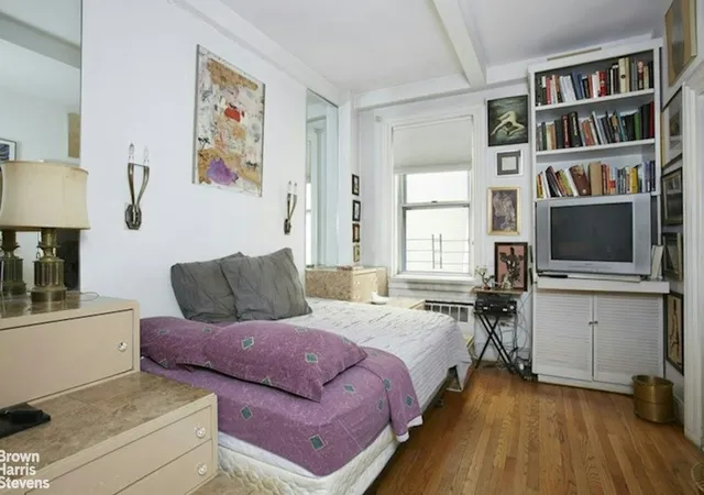 3rd image of 131 E 66Th St, New York City, NY 10065