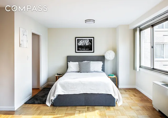 Photo 3 of Sale Pending at 401 E 86th Street #5M, New York, NY 10028 | MLS# RLS11016025 | Listing updated on 2026-01-01