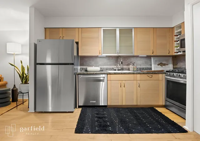 Listing Photo 4 - Condo for sale in building located at 137 Bay Ridge Pkwy, New York City, NY 11209 - Unit #1