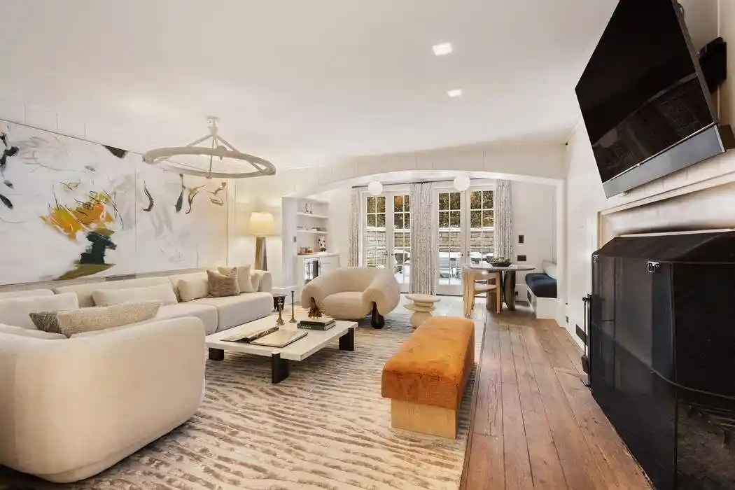 Photo 1 of Single family home for sale at 763 Greenwich St, New York, NY 10014 | MLS# RLS11019039 | Listing updated on 2026-10-27