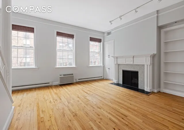 Photo 4 of Townhouse for sale at 10 Bedford St, New York, NY 10014 | MLS# RLS11019466 | Listing updated on 2026-02-07
