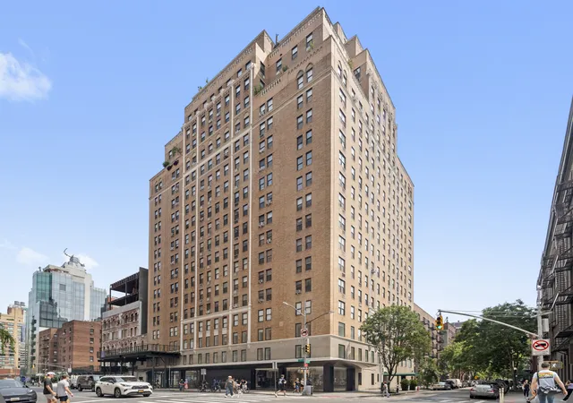 10th image of 161 W 16th St #6I, New York, NY 10011 | MLS# RLS11019880