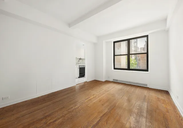 2nd image of 161 W 16th St #6I, New York, NY 10011 | MLS# RLS11019880