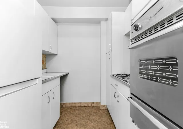 Listing Photo 3 - Condo for sale in building located at 123 E 75Th St, New York City, NY 10021 - Unit #3D