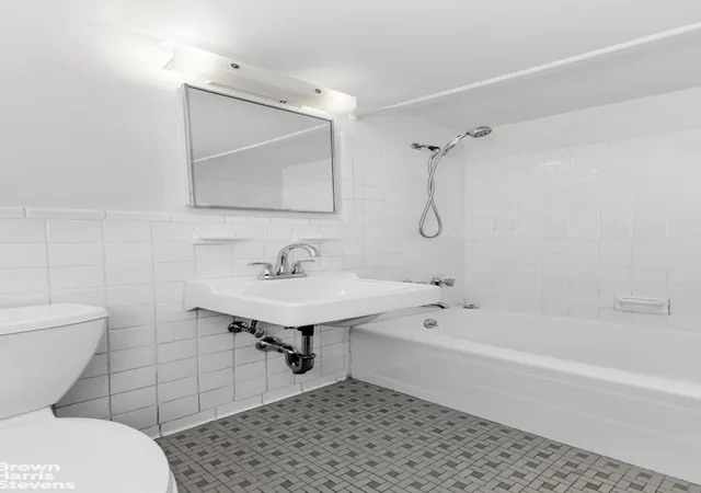 Listing Photo 4 - Condo for sale in building located at 123 E 75Th St, New York City, NY 10021 - Unit #3D
